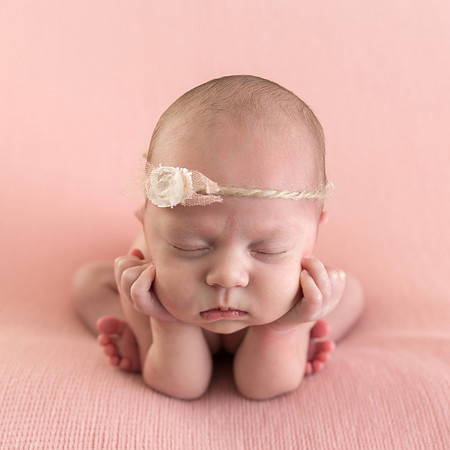 chin hands newborn