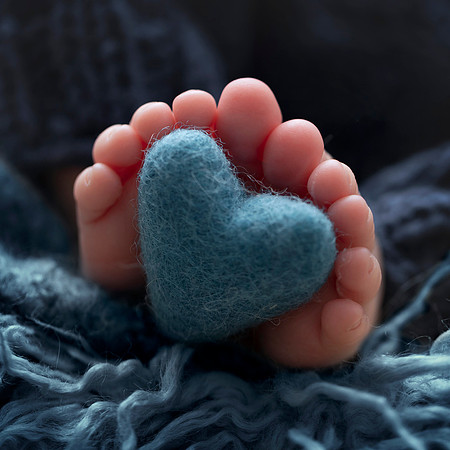 newborn toes